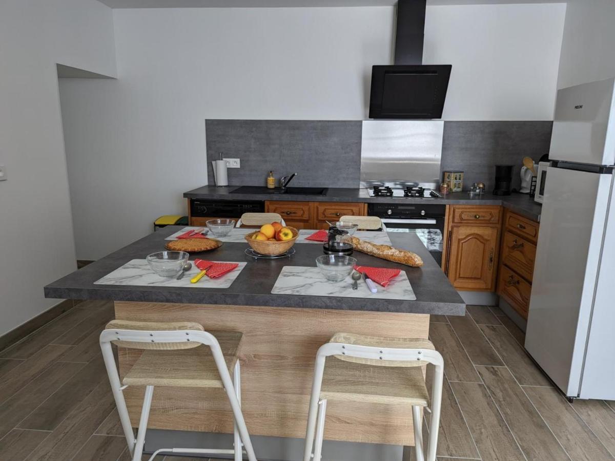 Maison Lumineuse Avec Cour Privative, Proche Sites Culturels, Tout Confort, Equipe Bebe, Wifi Inclus - Fr-1-653-98 Puyreaux Exterior foto