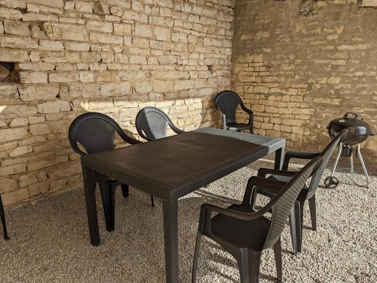 Maison Lumineuse Avec Cour Privative, Proche Sites Culturels, Tout Confort, Equipe Bebe, Wifi Inclus - Fr-1-653-98 Puyreaux Exterior foto